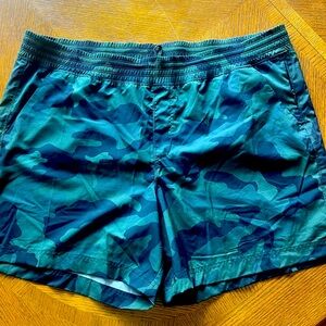 Old Navy Active - XL Green Camo Shorts